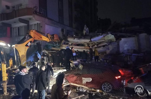 Cutremure &icirc;n Turcia: &Icirc;n mijlocul dezastrului sunt prinşi şi mulţi fotbalişti rom&acirc;ni, titulari la cluburile din Turcia. Mărturiile lor