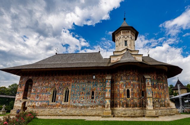 Incendiu la mănăstirea Sihăstria Putnei din Suceava. Nu au fost &icirc;nregistrate victime