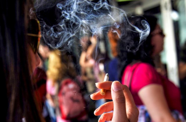 Fumatul interzis minorilor &icirc;n locurile publice. Proiectul a fost adoptat de Senat