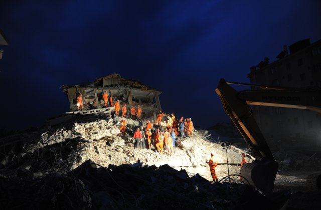 Cutremure &icirc;n Turcia și Siria. Bilanț provizoriu: Peste 8.000 de decese și aproape 40.000 de răniți