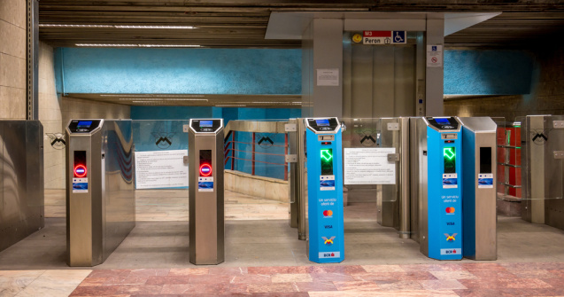 Cardurile contactless Metrorex pot fi reîncărcate la automatele din staţii