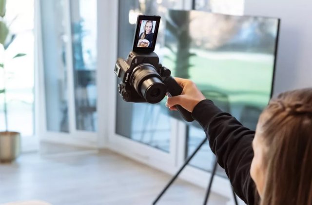 Conţinut la un nou nivel cu cel mai nou model mirrorless din Sistemul EOS R