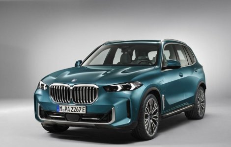Noile BMW X5 și X6 facelift: display curbat și versiune plug-in hybrid cu 490 CP