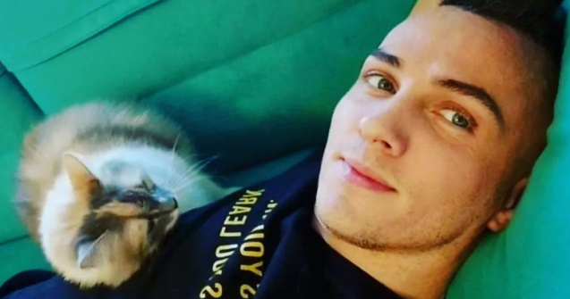 Mihai Trăistariu primește mesaje de la mașina de spălat: „Nu vreau să o vând, că poate e un semn”