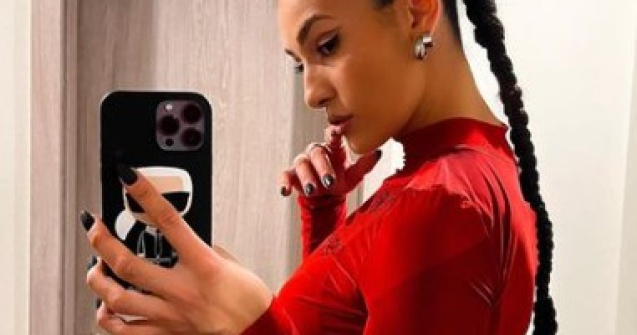 Alina Eremia are probleme de sănătate. Artista și-a spus durerea în mediul online: „De ce trebuie să doară?”