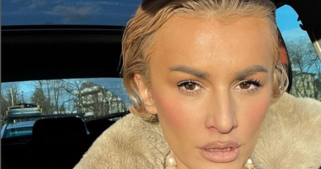 Ruxi s-a umplut de bube pe față. Cum și-a făcut vedeta apariția pe Instagram: „Din cauza frigului...”