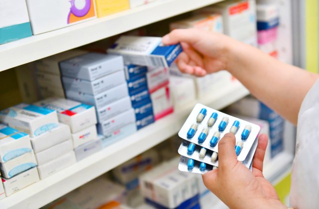 Rom&acirc;nii vor putea procura medicamente cu voucherele sociale