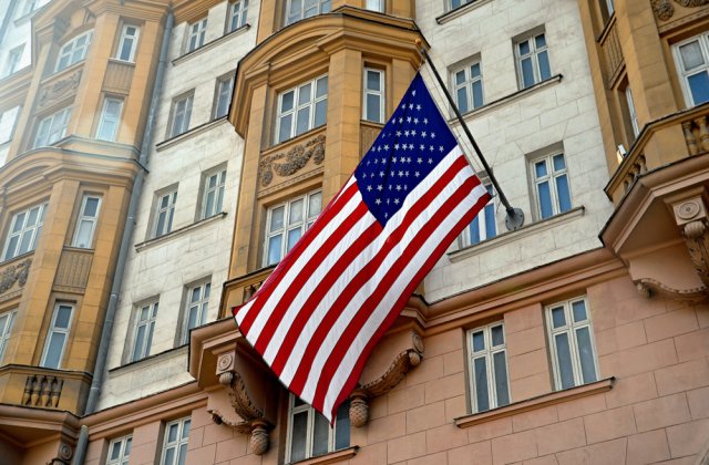 Ambasada SUA la Moscova le-a cerut cetățenilor americani să părăsească de urgență Rusia