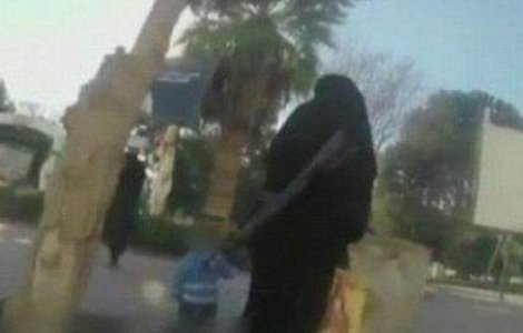  Video  Cum arata viata intr-un bastion al grupului terorist SI