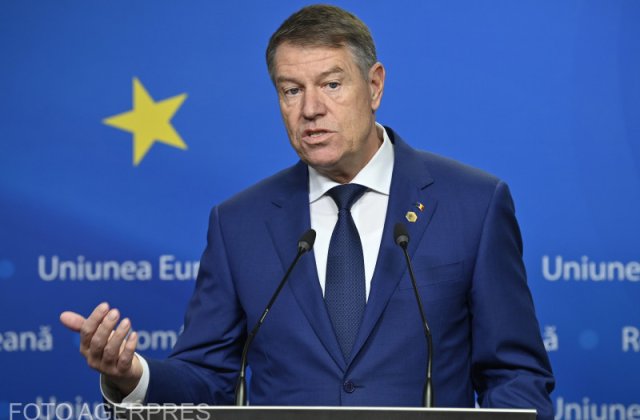 Klaus Iohannis se &icirc;nt&acirc;lnește cu Joe Biden la summitul B9 de la Varșovia