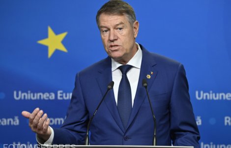 Klaus Iohannis se întâlnește cu Joe Biden la summitul B9 de la Varșovia