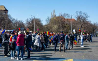 Profesorii amenință cu greva...