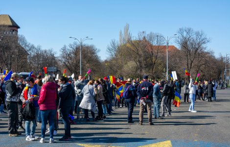 Profesorii amenință cu greva generală din cauza salariilor