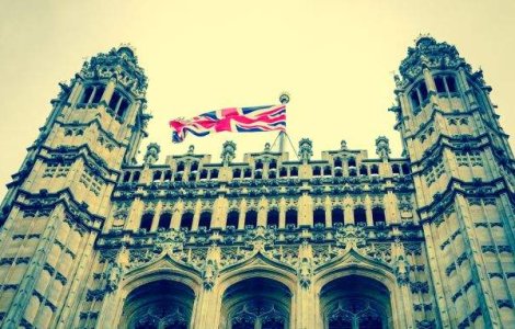 Scandal sexual in Guvernul britanic! Un politician a demisionat