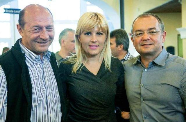 Basescu s-a intalnit cu Elena Udrea si Emil Boc la o berarie din Bucuresti