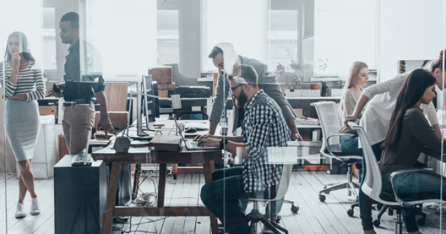 Românii vor să reducă săptămâna de muncă la 4 zile. Ce spun angajatorii