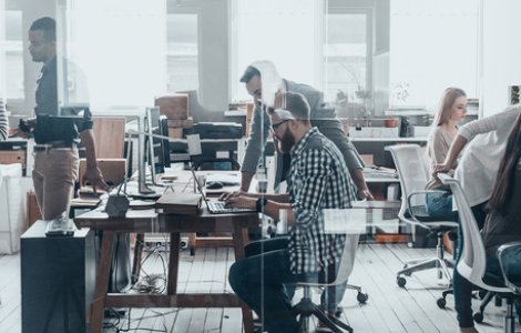 Românii vor să reducă săptămâna de muncă la 4 zile. Ce spun angajatorii