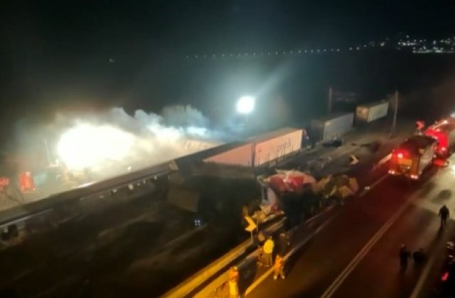 &bdquo;Cel mai grav accident feroviar cunoscut vreodată de Grecia&rdquo;: cel puțin 32 de morți și 85 de răniți după coliziunea dintre două trenuri
