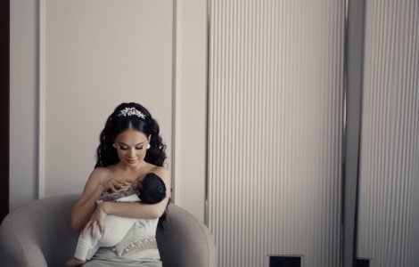 Fiul Vlăduței Lupău, prima dată cu avionul. Declarațiile cântăreței: „Ne-am speriat”