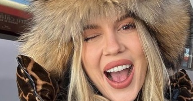 Emily Burghelea își botează azi fiul. Ce a povestit despre ziua cea mare: „A trecut doar o lună de când am născut”