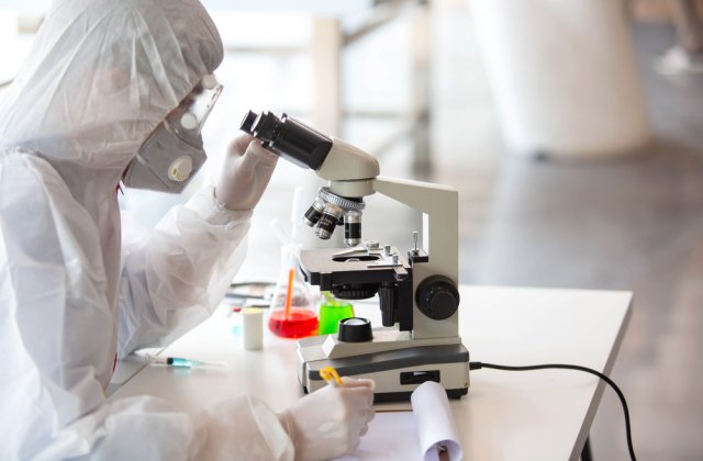 Reacția Chinei &icirc;n fața acuzațiilor FBI privind originea COVID-19. Serviciile de informații americane spun că la baza pandemiei stă &bdquo;un potențial incident de laborator&rdquo;