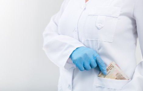 Rafila: „Pacienții nu trebuie să ofere beneficii materiale personalului medical”