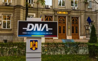 Profesor de la Universitatea...