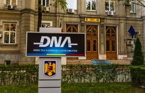 Profesor de la Universitatea Politehnica, reținut de DNA pentru luare de mită
