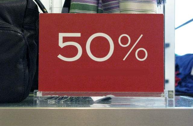 SECRETELE magazinelor: Cum se pacalesc clientii in timpul REDUCERILOR