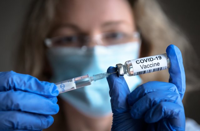 Rom&acirc;nia nu mai vrea să cumpere vaccinuri anti-COVID-19. Ce spune ministrul Rafila