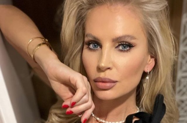 Andreea Bănică a ajuns &icirc;n c&acirc;rje. Artista nu se mai poate deplasa: &bdquo;Se vede tristețea pe față mea&rdquo;