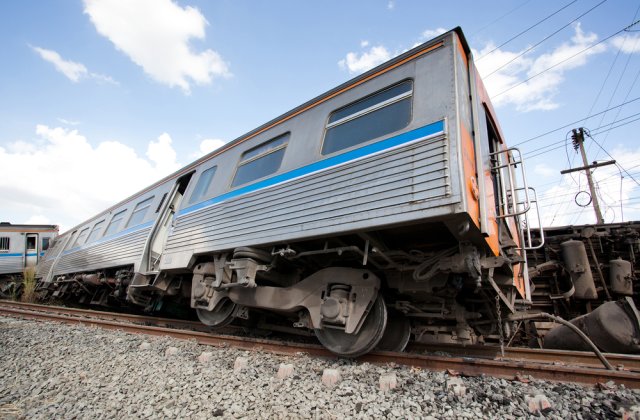 Accident feroviar &icirc;n Teleorman. Un tren a fr&acirc;nat de urgență pentru a evita impactul cu un marfar deraiat