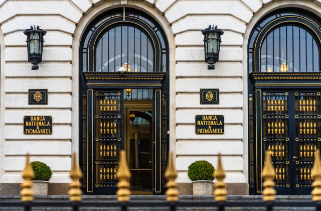 Sediul BNR a fost cuprins de fum. Clădirea a fost evacuată de urgență