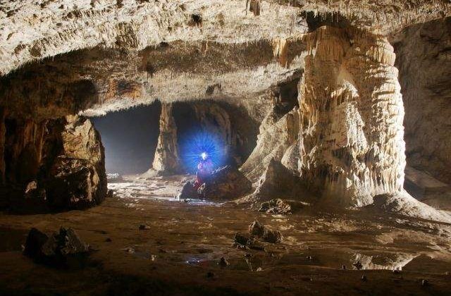 [FOTO] Turist in Romania: Cele mai FRUMOASE pesteri din tara noastra