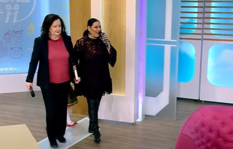 Oana Roman și-a deschis inima în fața mamei sale. Ce a zis Mioara Roman despre scandalul dintre fiica sa și Marius Elisei: “Așa am fost crescute”