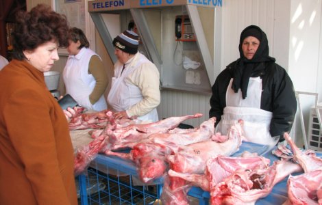 Masa de Paște, mai săracă și mai scumpă. Preţul uriaş cu care se vinde un kg de miel