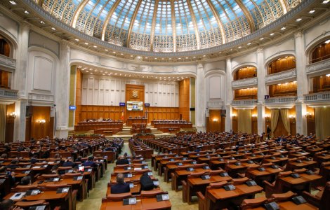 Scandal în Parlament. Șefii ASF au anunțat că își apără salariile de 12.000 de euro și nu vor să demisioneze