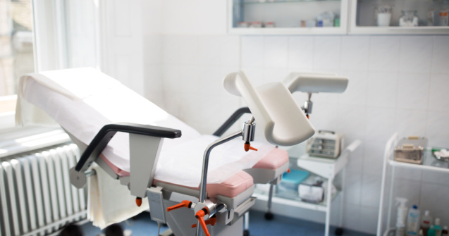 Avortul ar putea fi decontat de stat în anumite situații. Proiect în Parlament