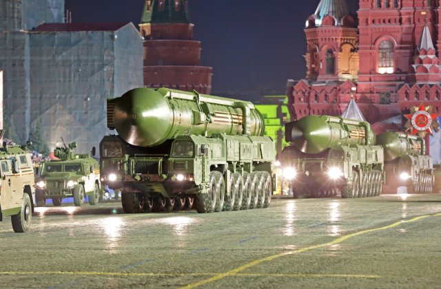 Rusia &icirc;și mută armele nucleare &icirc;n Belarus. Acordul &icirc;ncheiat de cele două țări