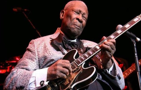 B.B. King si-a anulat turneul, dupa ce a cazut pe scena in timpul unui concert