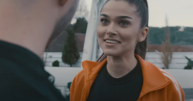 Theo Rose a terminat filmările pentru Clanul: „Din august mă întorc, cu copilul după mine”