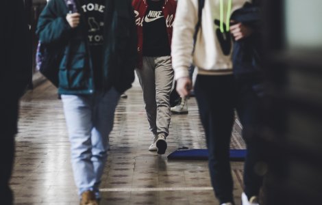 Legile Educaţiei, aprobate de Guvern și trimise în Parlament pentru procedură de urgență: admitere diferențiată la liceu și schimbări la Bacalaureat