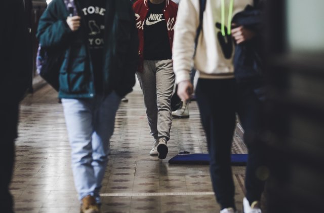 Legile Educaţiei, aprobate de Guvern și trimise &icirc;n Parlament pentru procedură de urgență: admitere diferențiată la liceu și schimbări la Bacalaureat