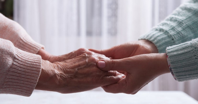 Confort și îngrijire de calitate: cum să alegi un azil de bătrâni