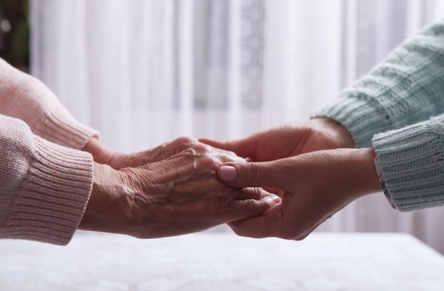 Confort și &icirc;ngrijire de calitate: cum să alegi un azil de bătr&acirc;ni