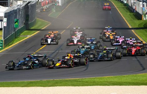 Formula 1 Australia: Max Verstappen câștigă după o cursă fragmentată. Hamilton pe 2, iar Alonso pe 3