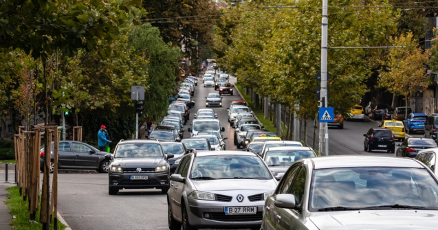 Guvernul urmează să aprobe proiectul privind plafonarea tarifelor RCA, azi, după două amânări