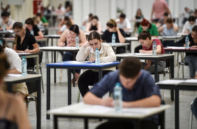 Consiliul Național al Elevilor solicită eliminarea concursului de admitere la licee