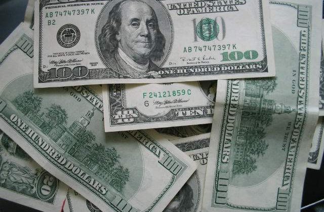 Top 10 Inventii INUTILE care si-au transformat creatorii in MILIARDARI