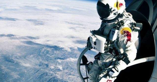  Video  Felix Baumgartner, austriacul care a sarit din stratosfera, vine in Romania!